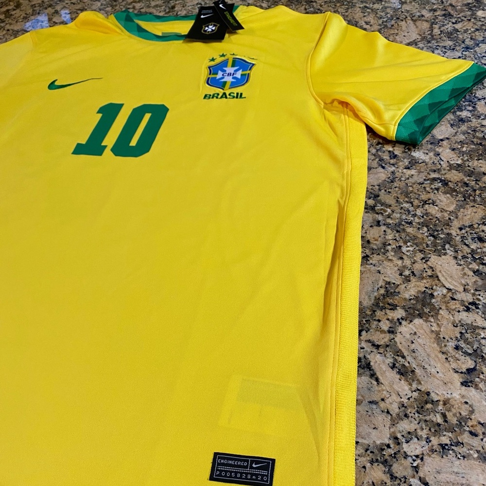 Nike Brazil Jersey - Picture 3 of 5